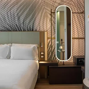 boutique-hotel-martini-17.it-lombardy.com/